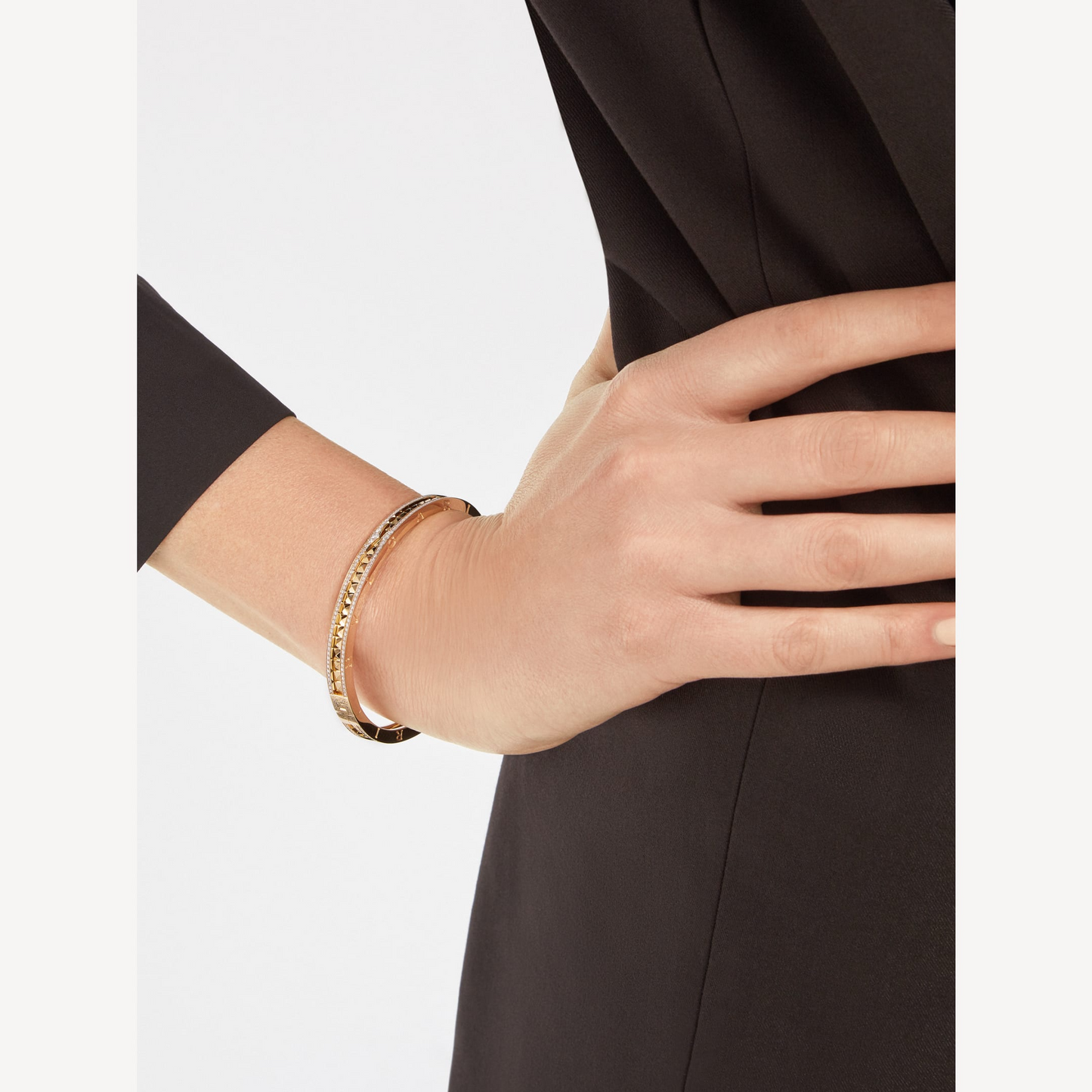 [Echo ]ZERO 1 SPIRAL AND PAVED DIAMOND GOLD BRACELET