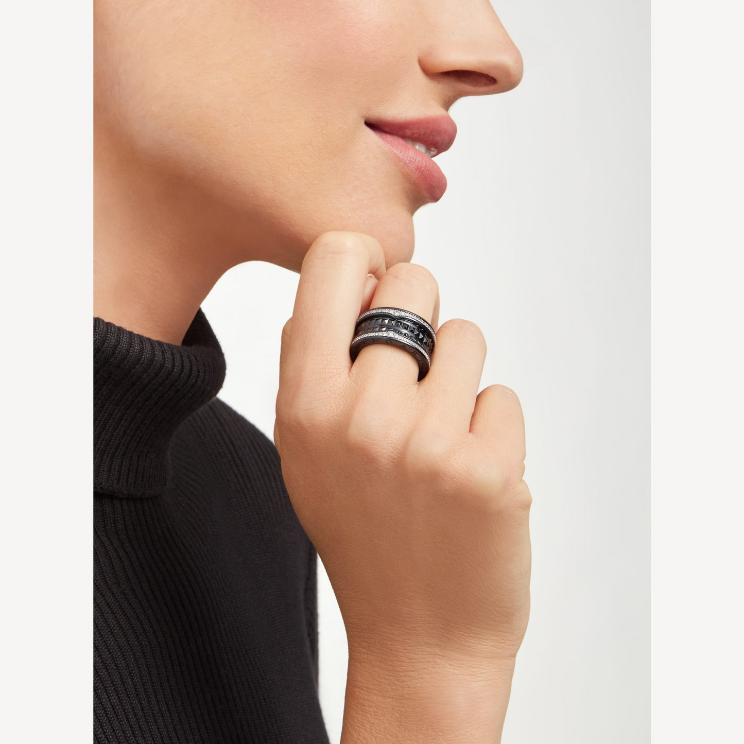 [Echo ]ZERO 1 ROCK FOUR-BAND BLACK CERAMIC WITH STUDDED SPIRAL AND PAVED DIAMONDS RING