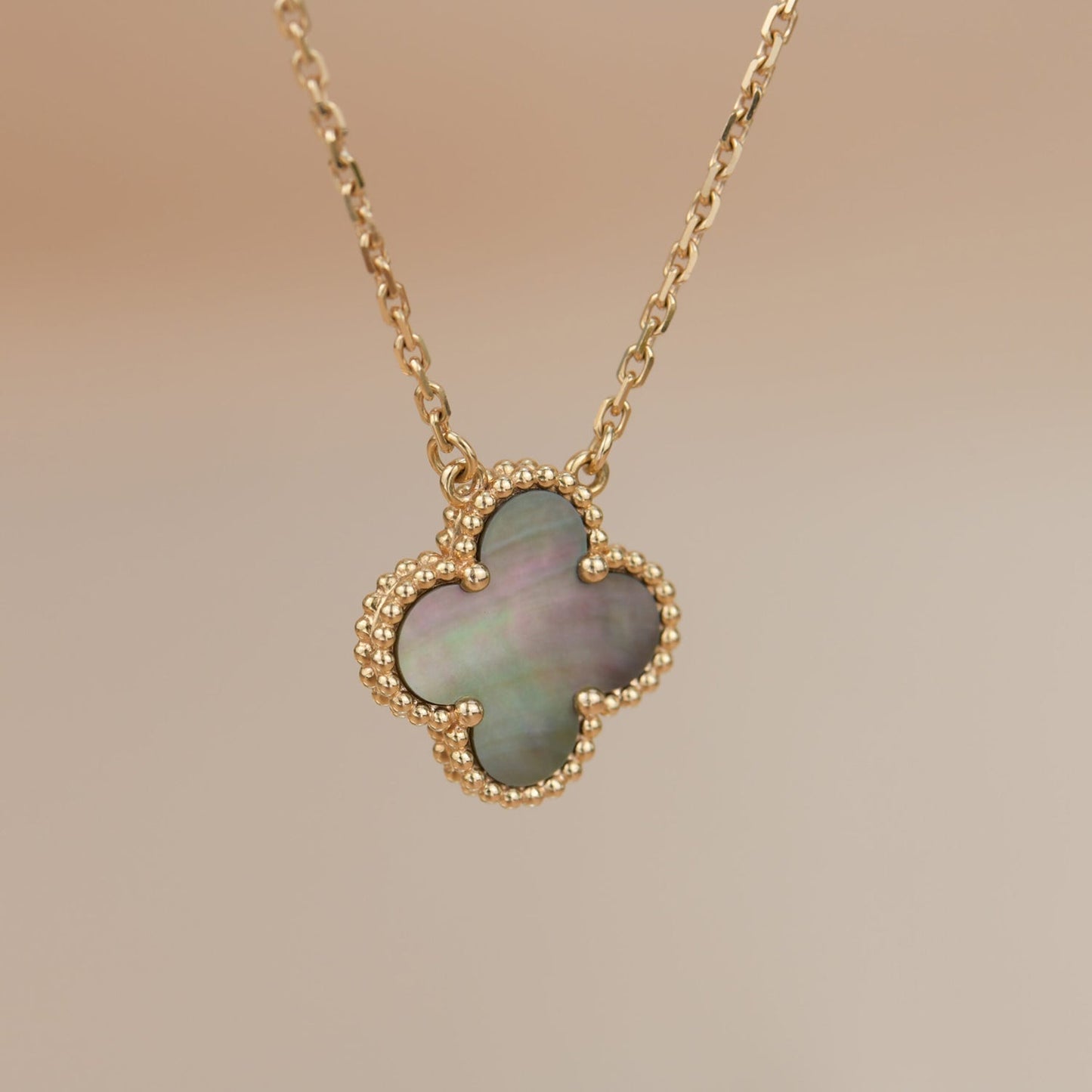 [Echo ]CLOVER 15MM  GRAY MOTHER OF PEARL NECKLACE