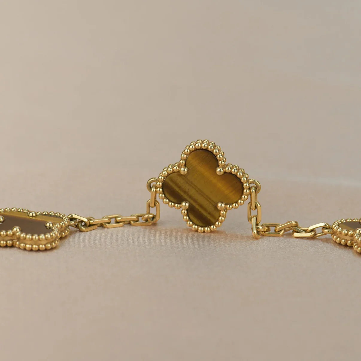 [ECHO ] CLOVER 5 MOTIFS TIGER EYE BRACELET COLLECTION