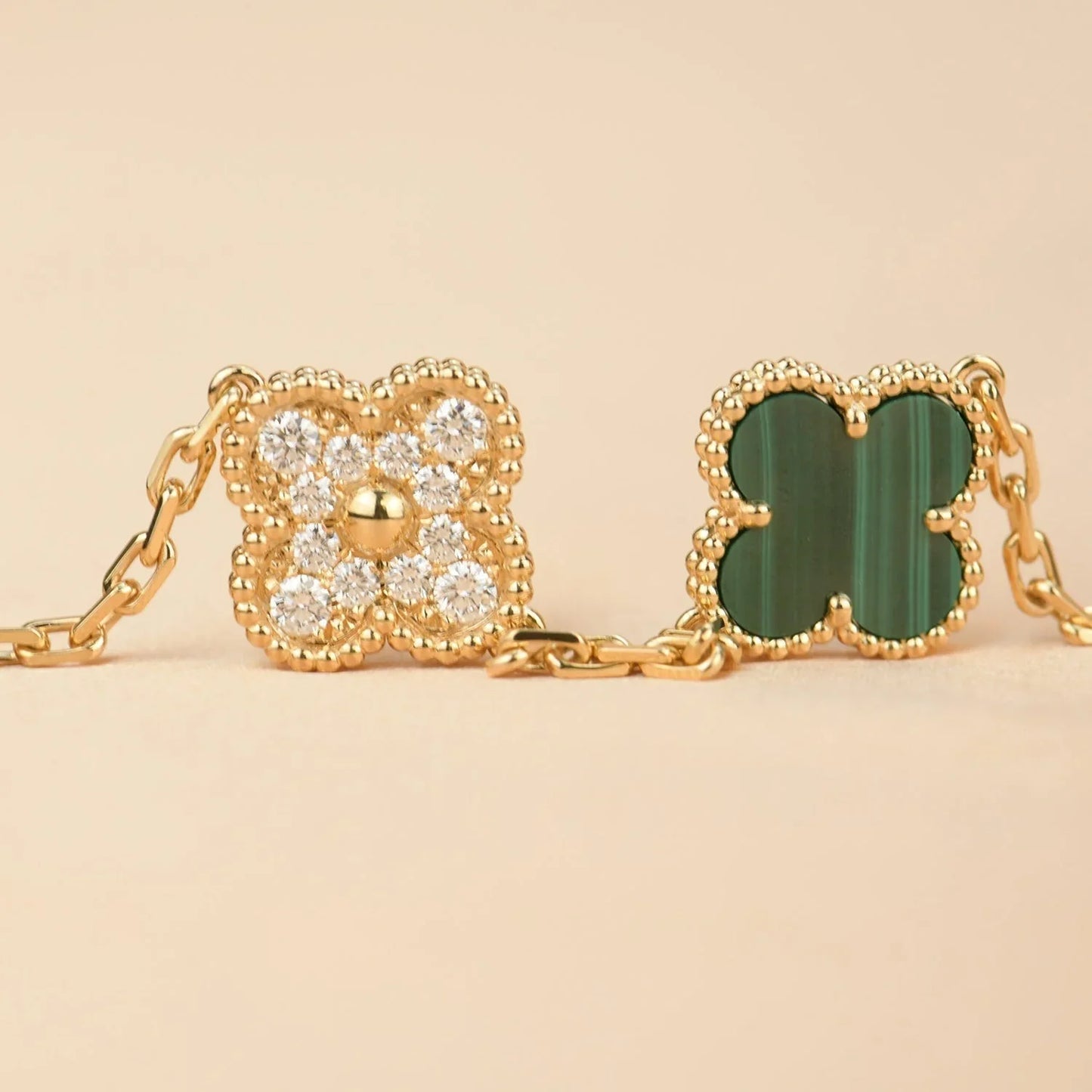 [ECHO ] CLOVER 5 MOTIF MALACHITE BRACELET COLLECTION