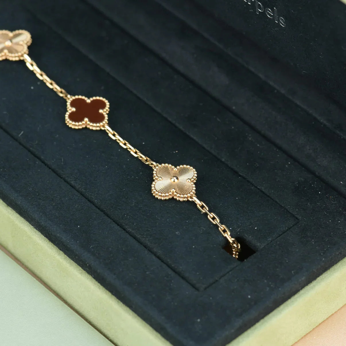 [ECHO ] CLOVER 5 MOTIF RED CORNELIAN BRACELET COLLECTION