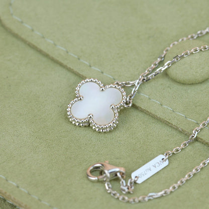 [Echo ]CLOVER  15MM WHITE MOTHER-OF-PEARL SILVER