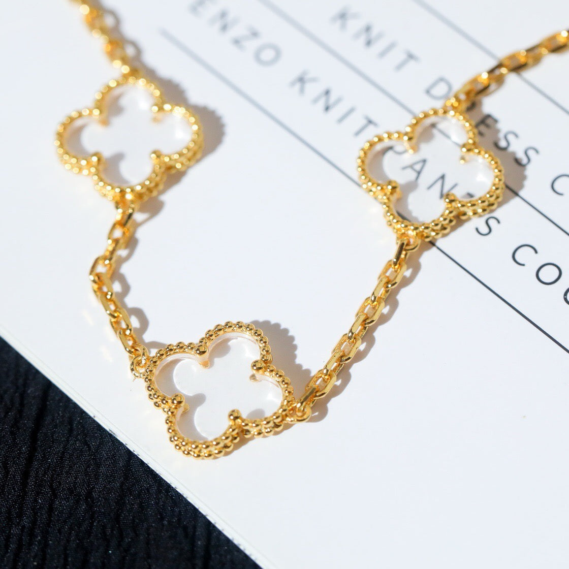 [ECHO ]CLOVER 5 MOTIF ROCK CRYSTAL BRACELET