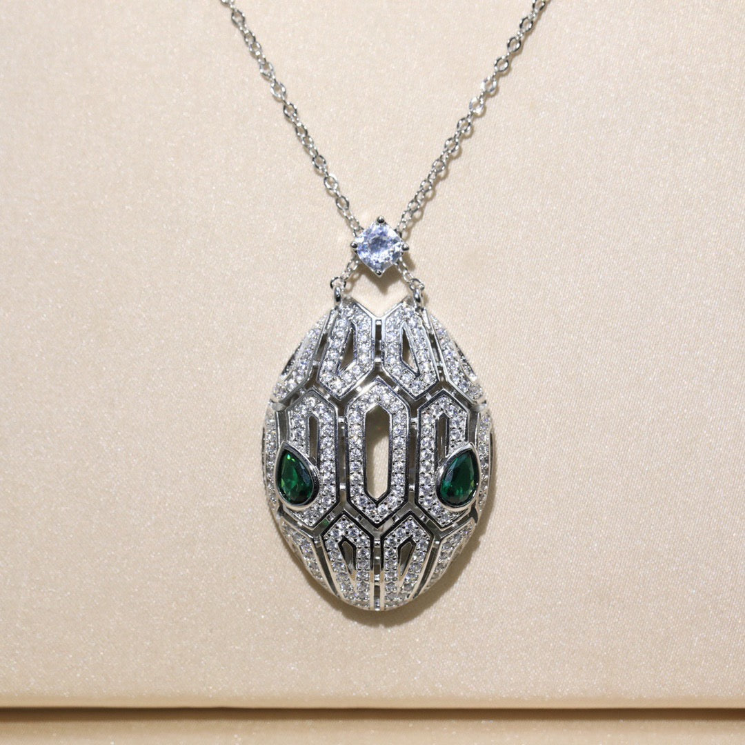 [Echo ]EMERALD SNAKE HEAD NECKLACE