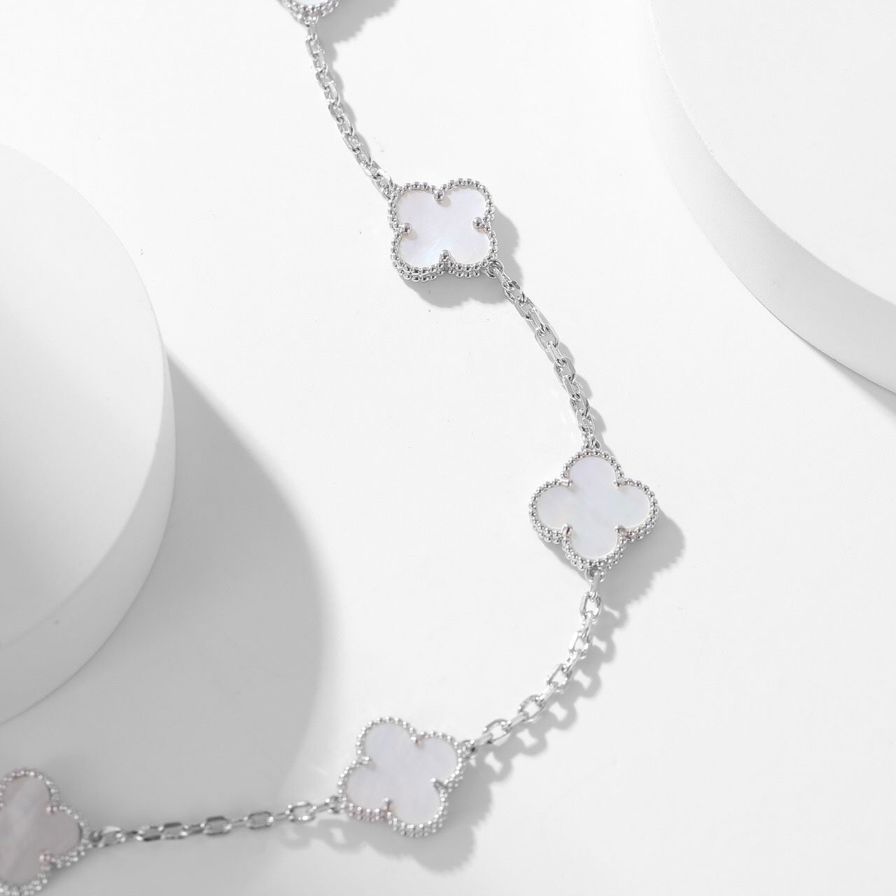 [Echo ]CLOVER 10 MOTIFS WHITE MOTHER OF PEARL NECKLACE