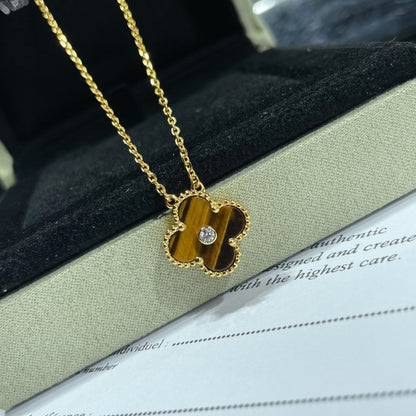 [Echo ]CLOVER 15MM DIAMOND AND YELLOW TIGER'S EYE AGATE necklace