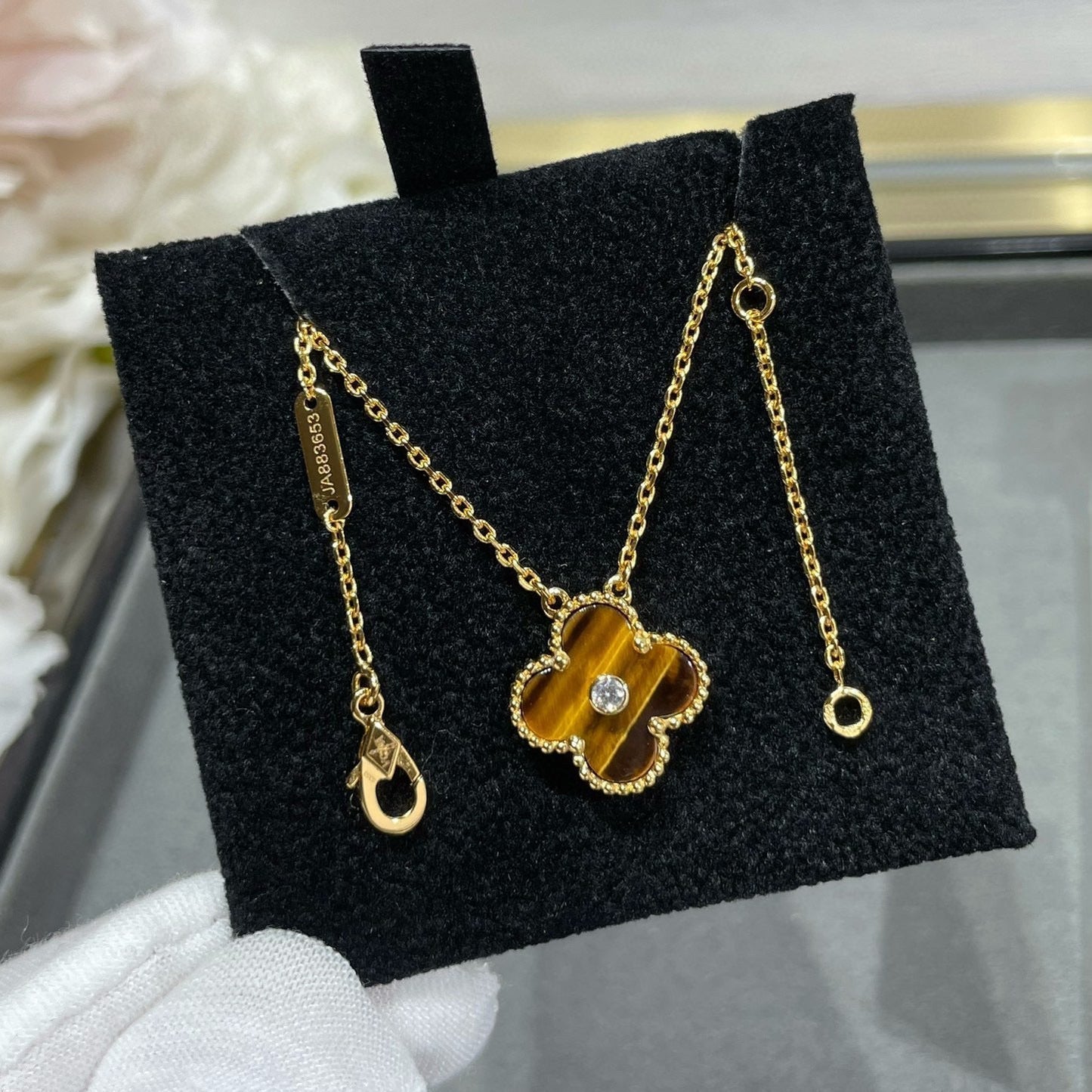 [Echo ]CLOVER 15MM DIAMOND AND YELLOW TIGER'S EYE AGATE necklace