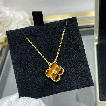 [Echo ]CLOVER 15MM DIAMOND AND YELLOW TIGER'S EYE AGATE necklace