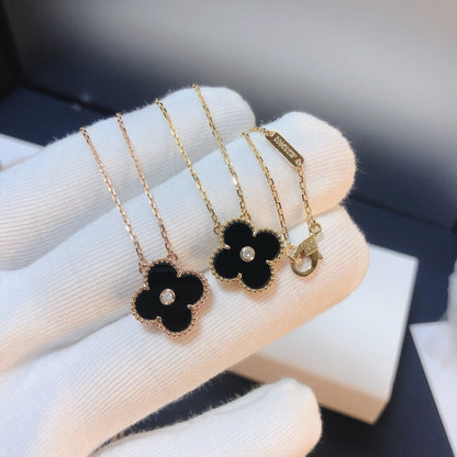 [Echo ]CLOVER 15MM DIAMOND ONYX NECKLACE