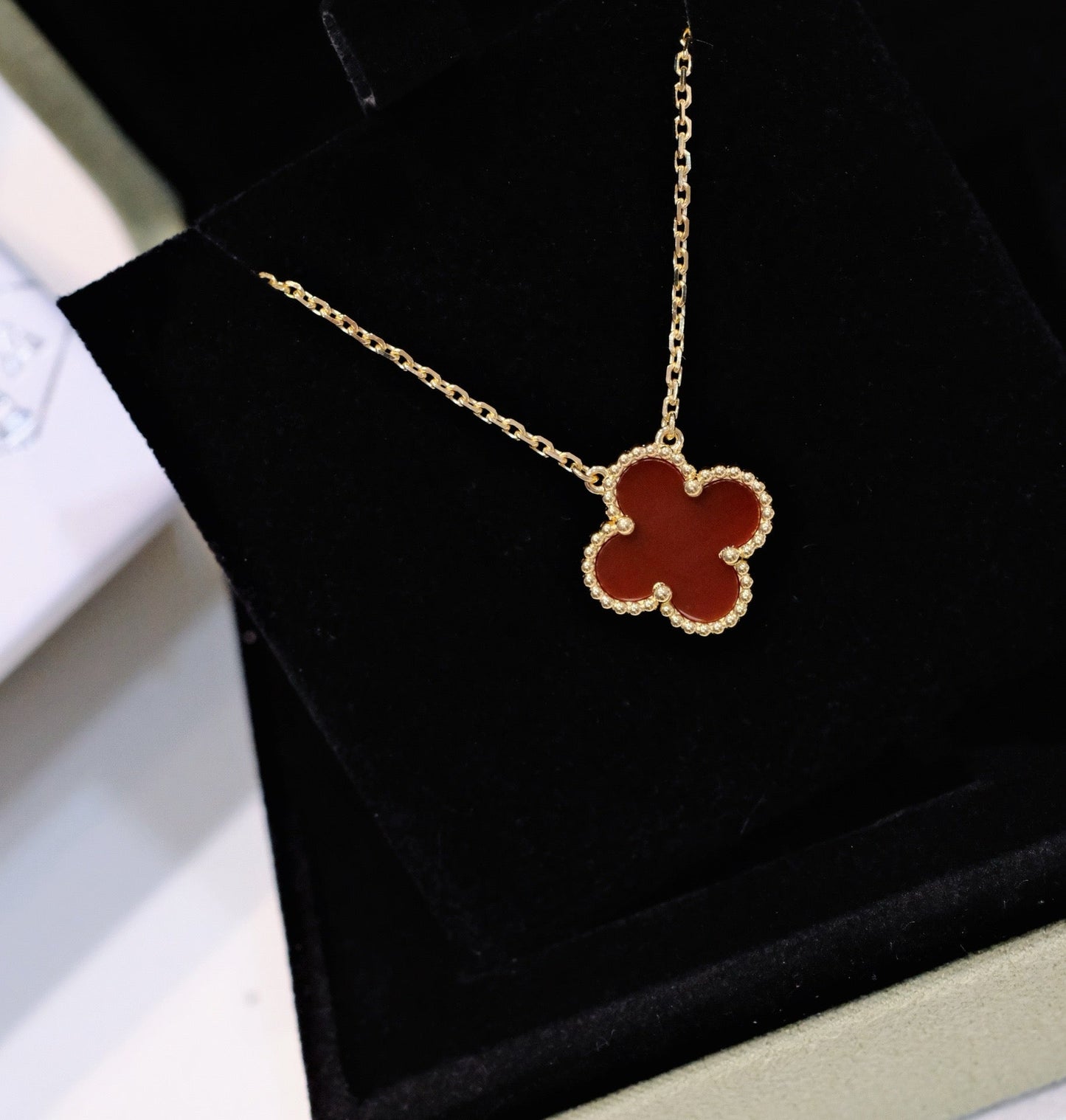 [Echo ]CLOVER 15MM CARNELIAN SINGLE FLOWER NECKLACE