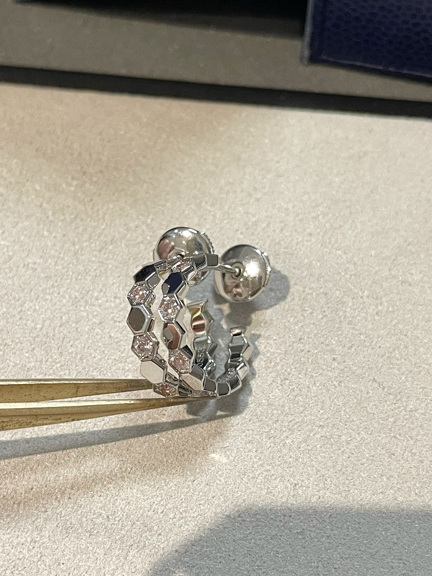 [Echo ]Hollow Design Four-Leaf Clover Flower Shape Ring
