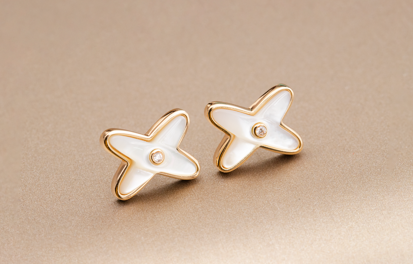 [Echo ]JEUX DE WHITE MOP PINK GOLD DIAMOND EARRINGS