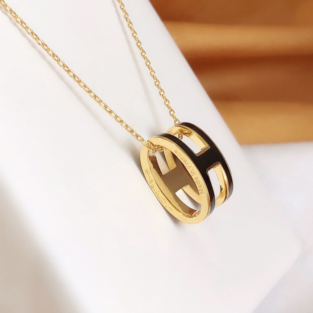 [Echo ]HM CLIC BLACK ENAMEL GOLD NECKLACE