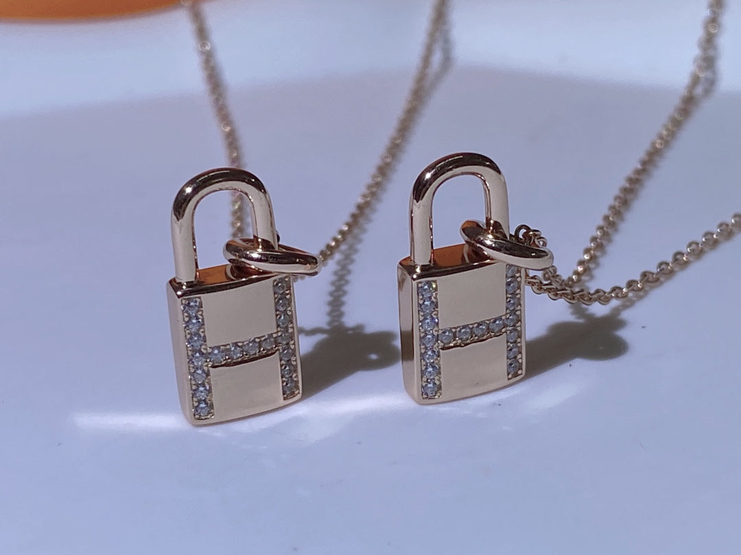 [Echo ]HM ADVANCED NICHE LOCK HEAD NECKLACE DIAMONDS