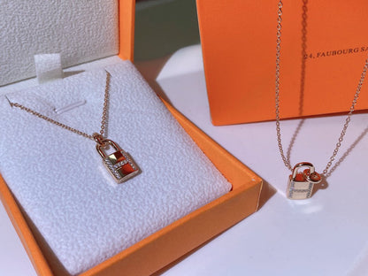 [Echo ]HM ADVANCED NICHE LOCK HEAD NECKLACE DIAMONDS