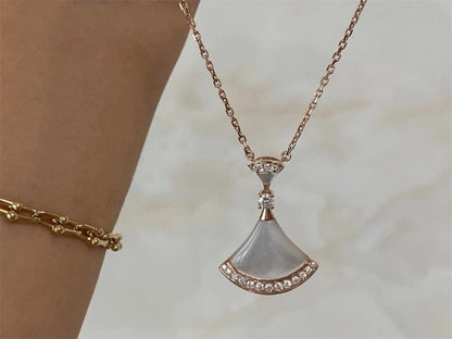 [Echo ]DREAM NECKLACE MOP PINK GOLD DIAMOND