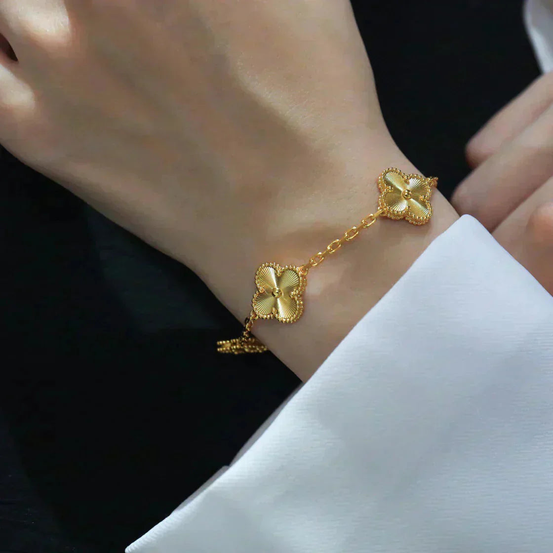 [ECHO ] CLOVER 5 MOTIF LASER BRACELET COLLECTION