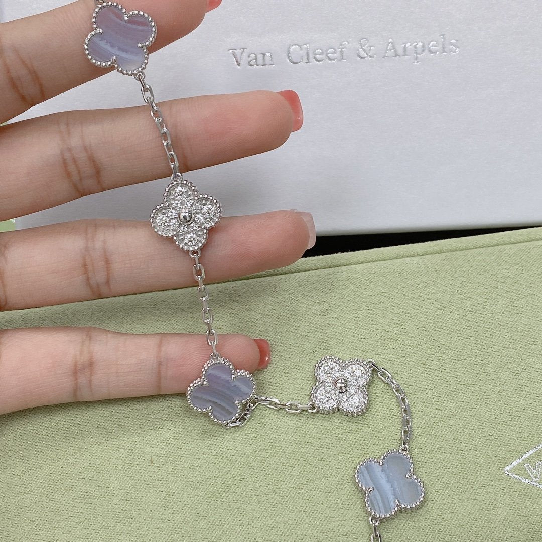 [ECHO ] CLOVER 5 MOTIF PURPLE CHALCEDONY BRACELET COLLECTION