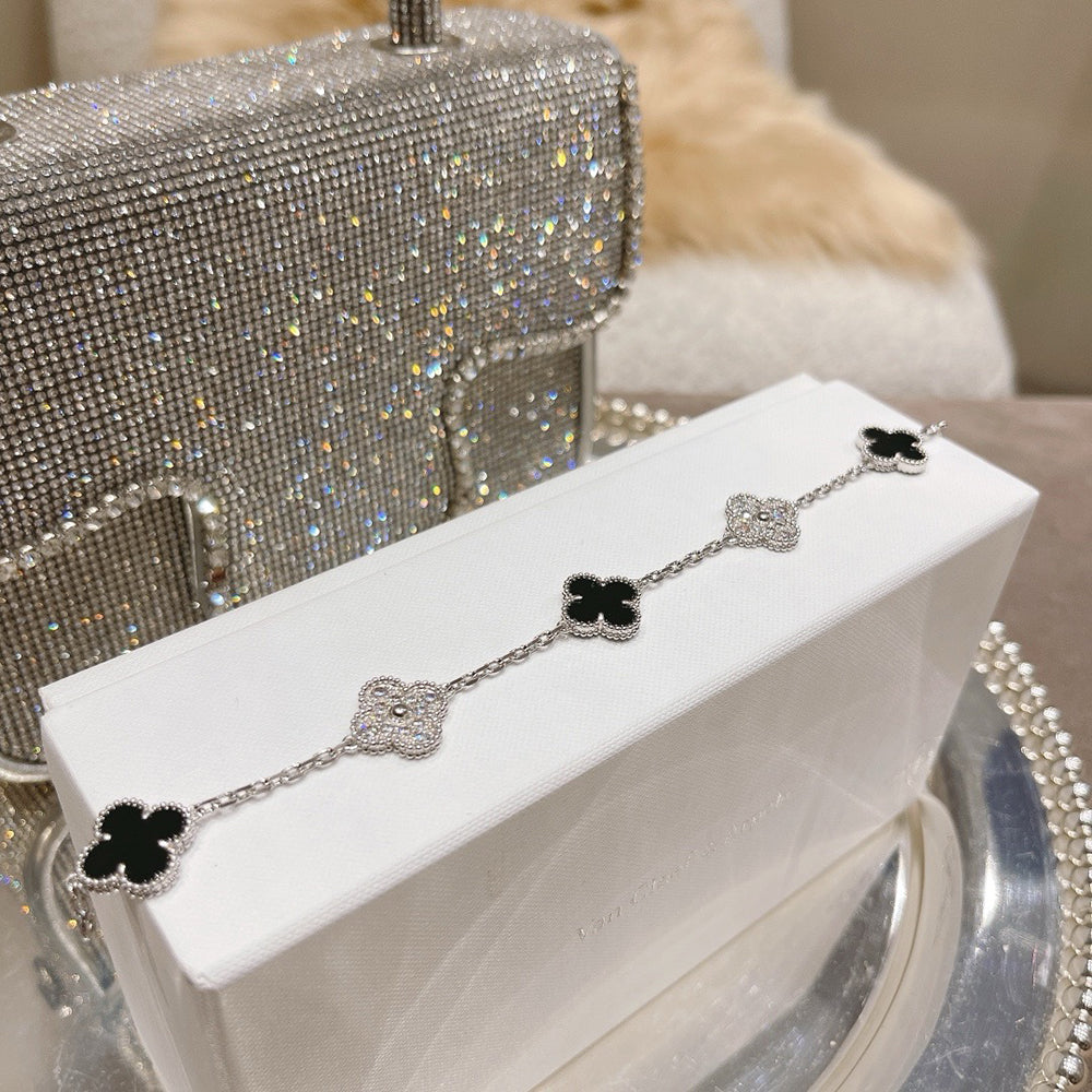 [ECHO ] CLOVER 5 MOTIF ONYXS BRACELET COLLECTION