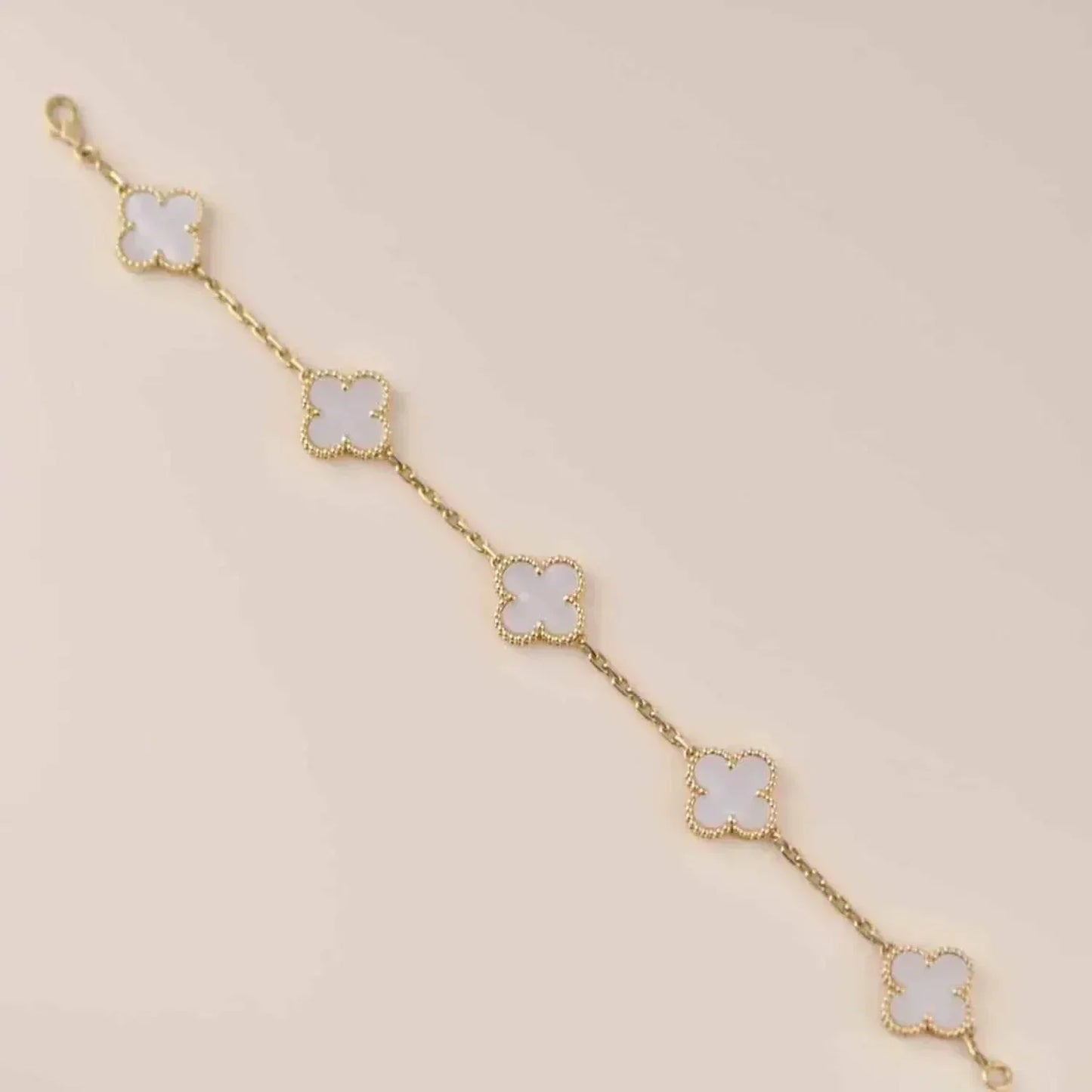 [Echo]CLOVER  5 MOTIF WHITE MOP BRACELET