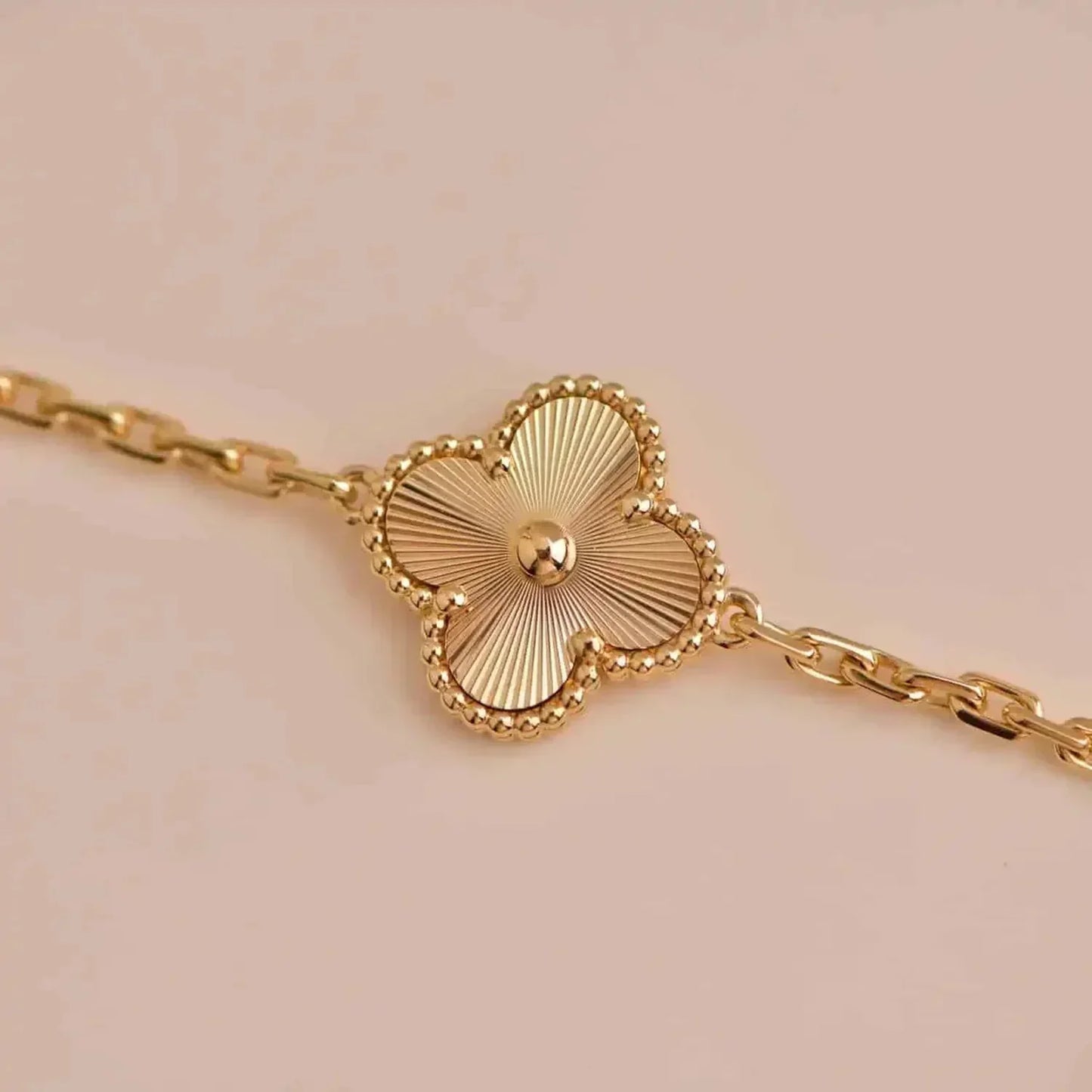 [ECHO ] CLOVER 5 MOTIF LASER BRACELET COLLECTION