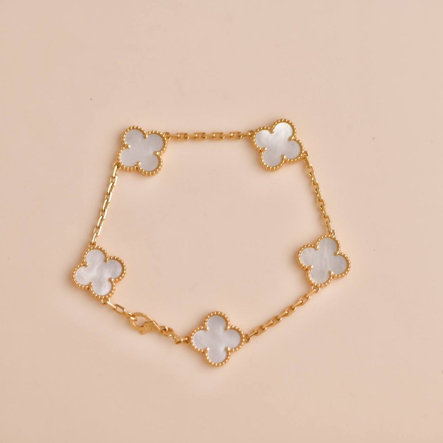 [Echo]CLOVER  5 MOTIF WHITE MOP BRACELET
