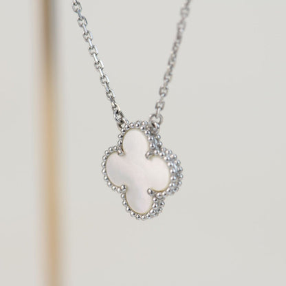 [Echo ]CLOVER  15MM WHITE MOTHER-OF-PEARL SILVER