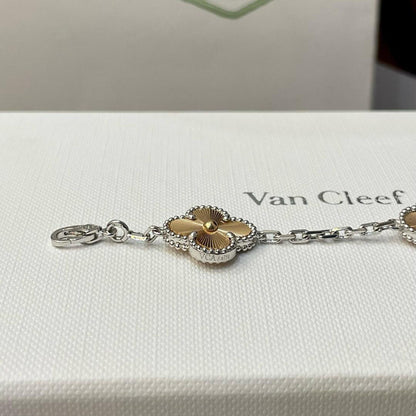 [Echo]CLOVER  5 MOTIFS  CHRISTMAS LIMITED EDITION BRACELET