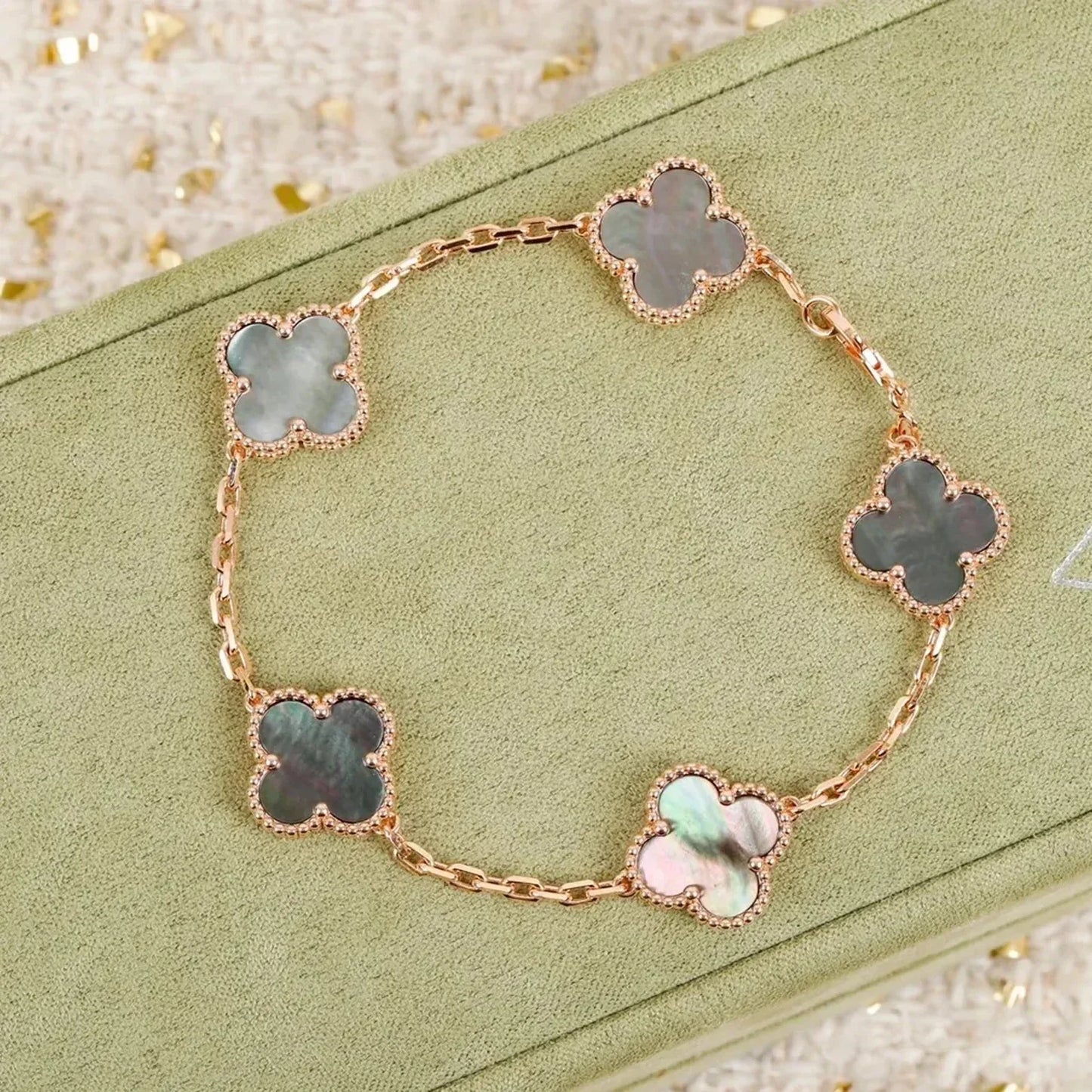 [Echo]CLOVER 5 MOTIF GRAY MOP  BRACELET