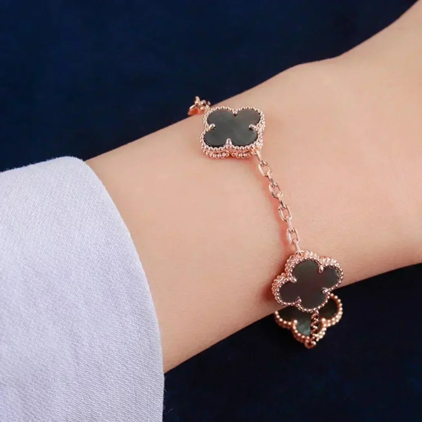 [Echo]CLOVER 5 MOTIF GRAY MOP  BRACELET