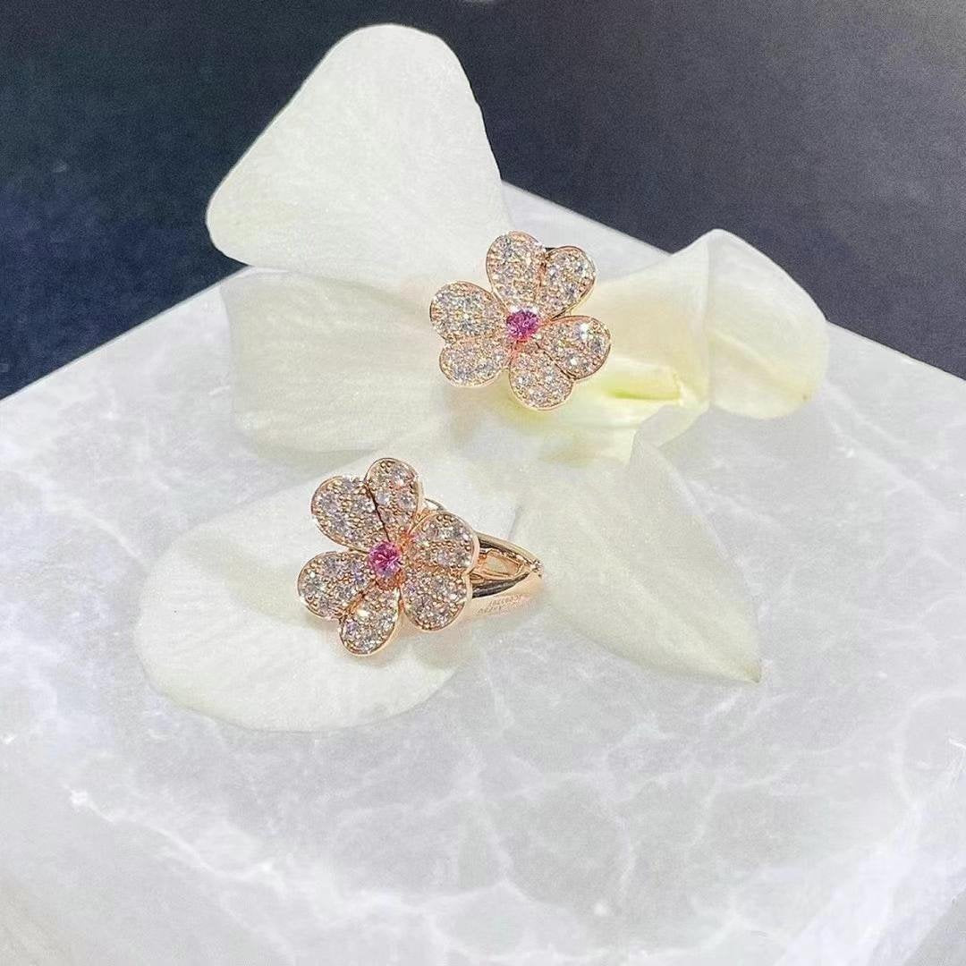 [Echo ]FRIVOLE PINK GOLD FLOWER DIAMOND EARRINGS