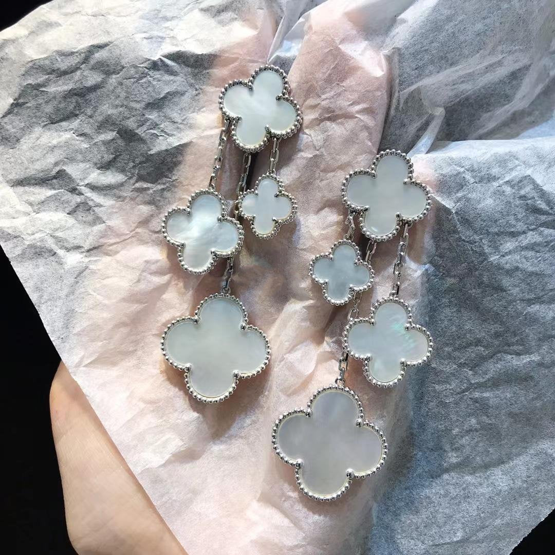 [Echo ]CLOVER EARRINGS WHITE MOP 4 MOTIFS SILVER
