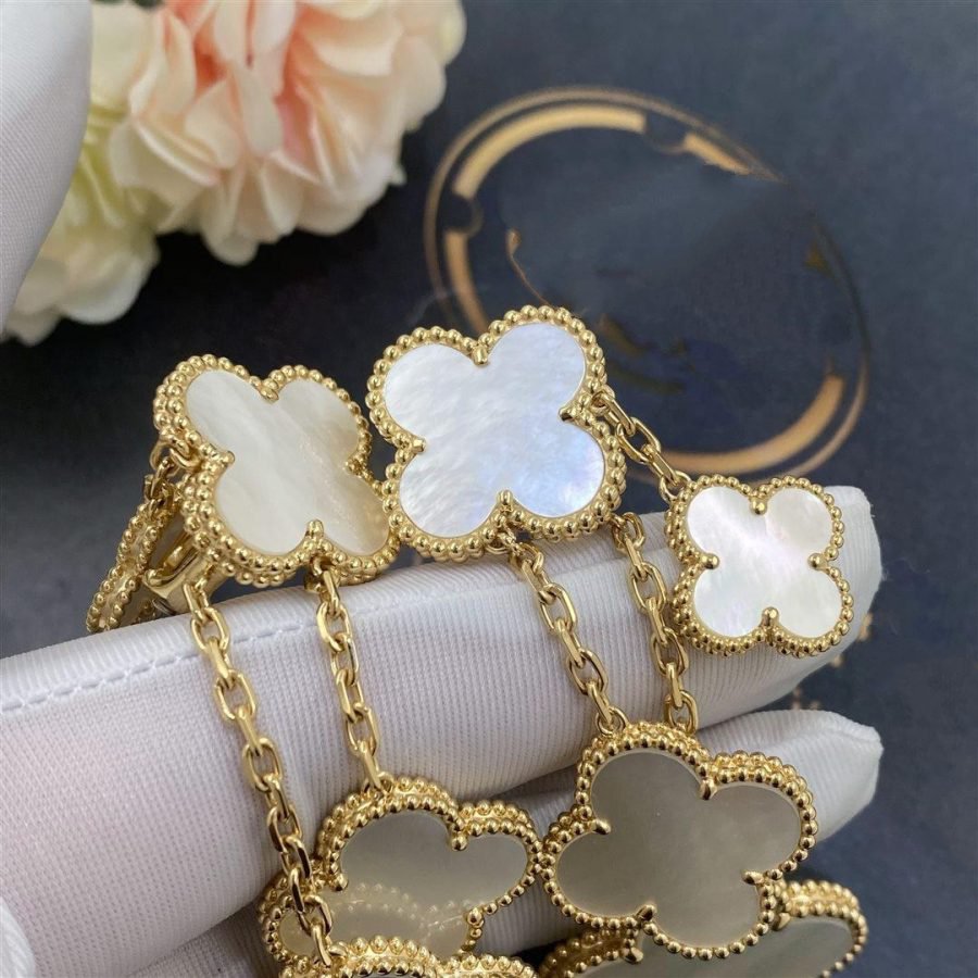 [Echo ]CLOVER EARRINGS WHITE MOP 4 MOTIFS GOLD