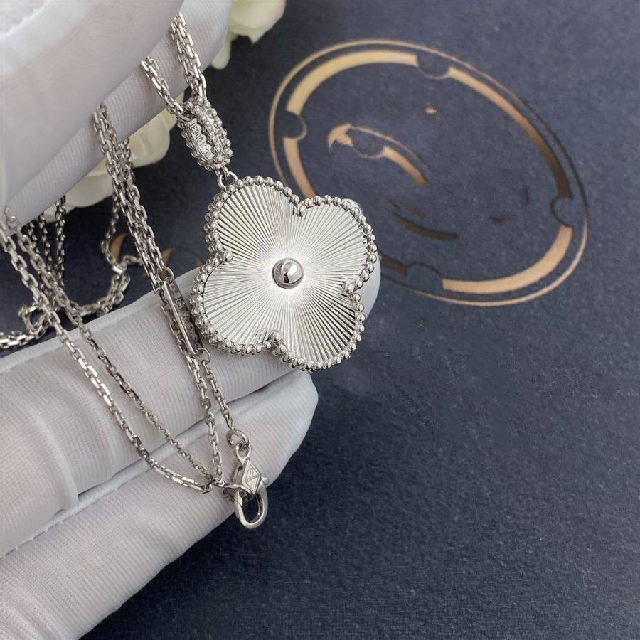[Echo ]CLOVER 25MM SILVER BIG CLOVER NECKLACE