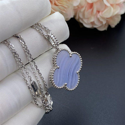 [Echo ]CLOVER SILVER CHALCEDONY BIG CLOVER NECKLACE