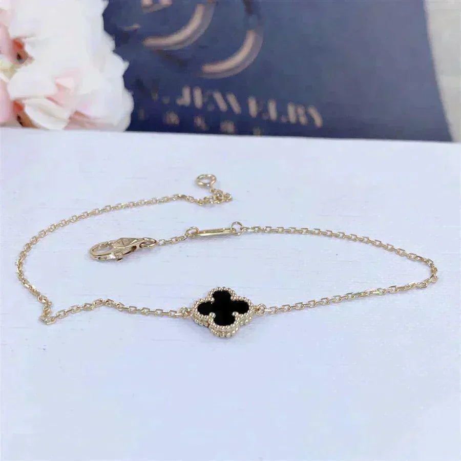 [Echo ]CLOVER ONYX SINGLE FLOWER BRACELET