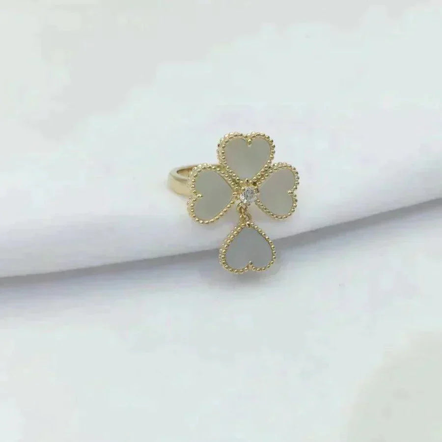 [Echo ]SWEET CLOVER WHITE MOP RING